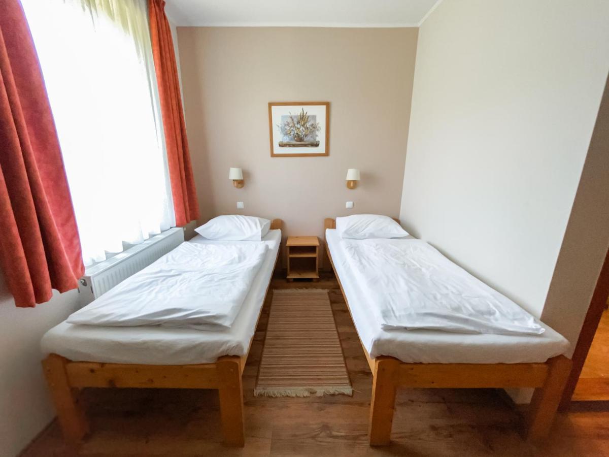 Anna Panzio Otel Dunavarsány Dış mekan fotoğraf