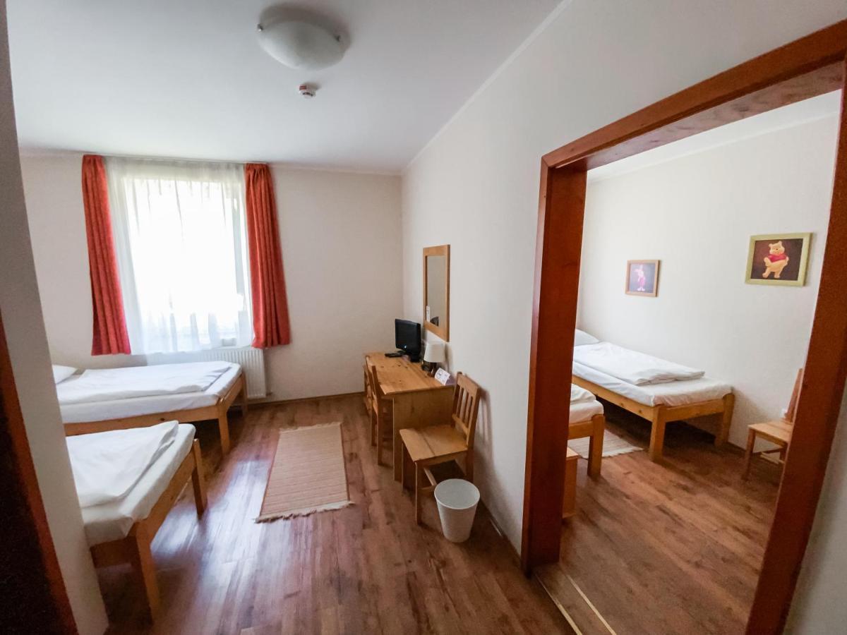 Anna Panzio Otel Dunavarsány Dış mekan fotoğraf