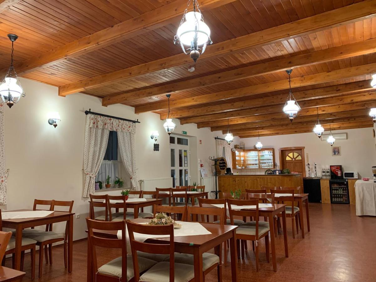 Anna Panzio Otel Dunavarsány Dış mekan fotoğraf